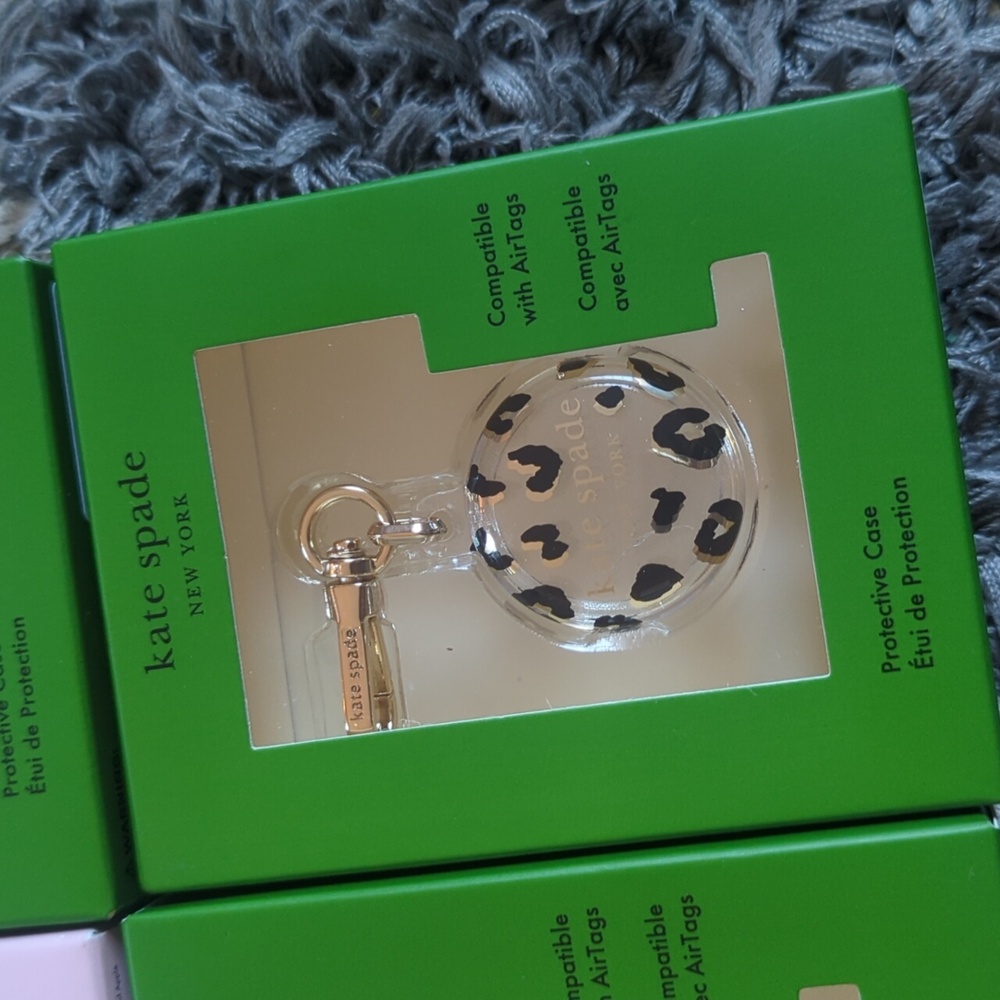 Kate Spade New York AirTag Holder with Gold Ring Clip - City Leopard - Picture 7 of 8